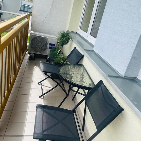 Jenys Apartment Теплице Екстериор снимка