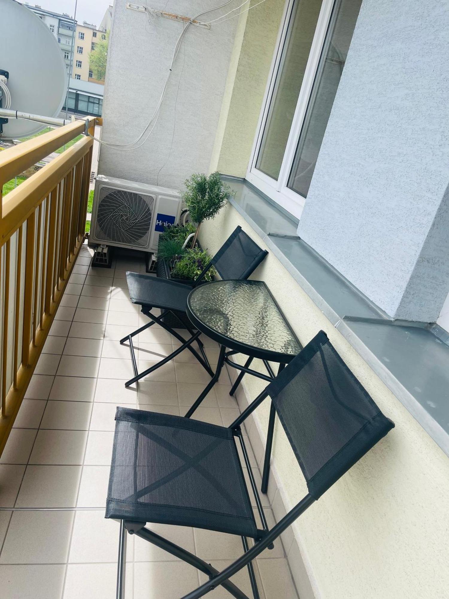Jenys Apartment Теплице Екстериор снимка